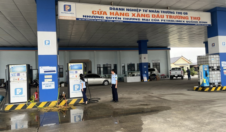 Quản lý thị trường các tỉnh, thành phố xử phạt nhiều cửa hàng xăng dầu vi phạm