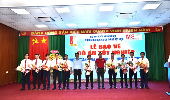 Nhôm Đắk Nông tổ chức bảo vệ đồ án tốt nghiệp cho 35 sinh viên chuyên ngành Kỹ thuật