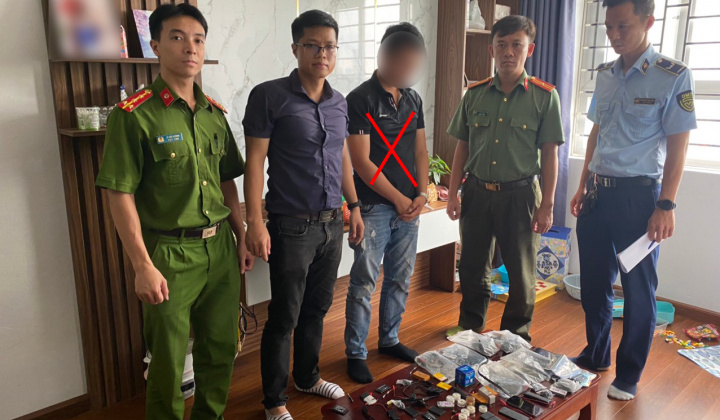 Triệt phá đường dây chuyên cung cấp thiết bị gian lận thi cử liên tỉnh