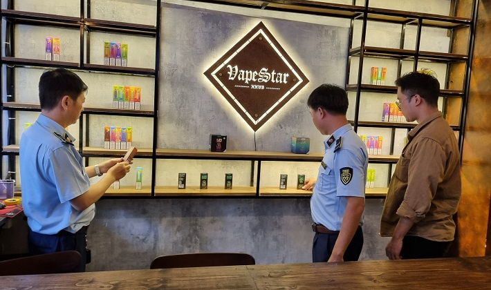TP. Hồ Chí Minh xử phạt hàng trăm triệu đồng vi phạm kinh doanh thuốc lá điện tử
