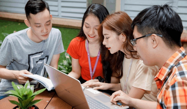 Thực trạng và biện pháp rèn luyện kỹ năng giao tiếp phi ngôn ngữ cho sinh viên Ngành Quản trị Khách sạn, Khóa 17 tại Trường Đại học Công nghiệp TP.Hồ Chí Minh