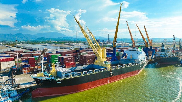 Cảng Chu Lai nâng cao hiệu suất khai thác hàng rời