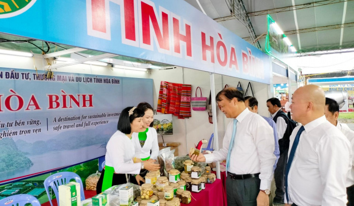 Hội chợ Công Thương vùng Đồng bằng sông Cửu Long - An Giang - "Điểm nhấn" trong quan hệ ngoại giao Việt Nam - Campuchia