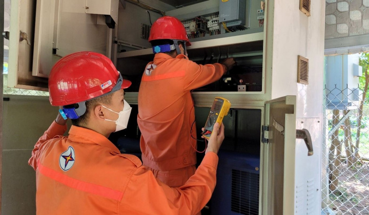 Đoàn thanh niên Thủy điện Trung Sơn ra quân kiểm tra, bảo dưỡng trạm cảnh báo khẩn cấp EPP