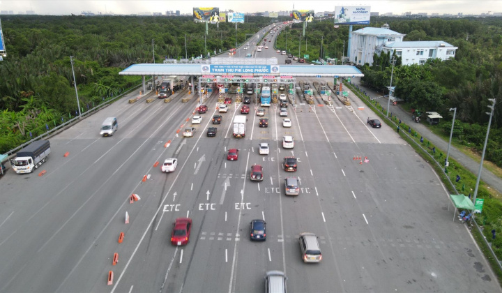Đề xuất thu phí tất cả cao tốc theo số km phương tiện chạy trên đường