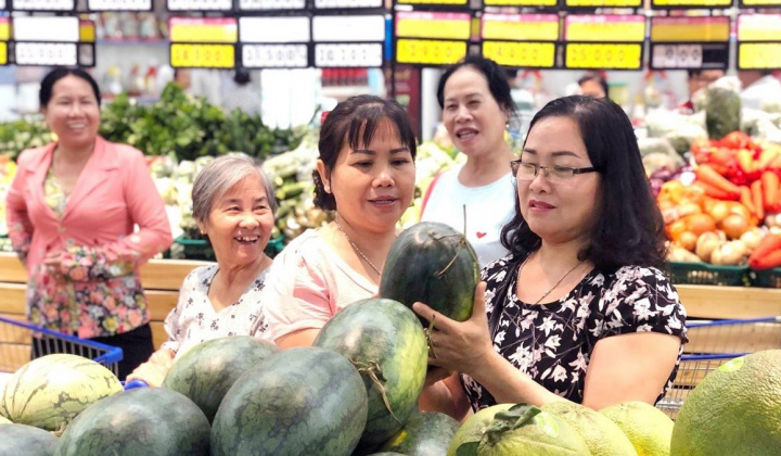 Yếu tố ảnh hưởng đến "hành vi bầy đàn" trong tiêu dùng của người dân TP. Hồ Chí Minh