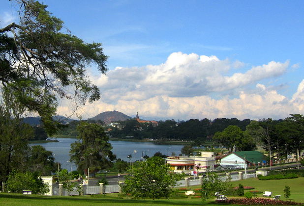 Khái quát hóa lớp thủy hệ trên bản đồ địa hình tỷ lệ 1:10.000 sang tỷ lệ 1:50.000 trong phần mềm ArcGIS