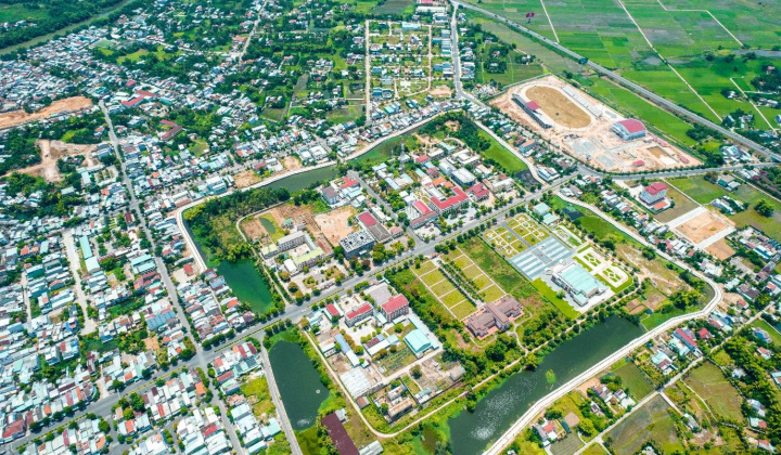 Hai dự án thương mại và đường bộ trong ngày, bức tranh phát triển hạ tầng của Quảng Nam đang "sáng" hơn