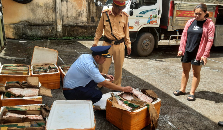 Nhiều vụ việc vi phạm về an toàn thực phẩm và giả mạo nhãn hiệu đã bị lực lượng QLTT phát hiện xử lý