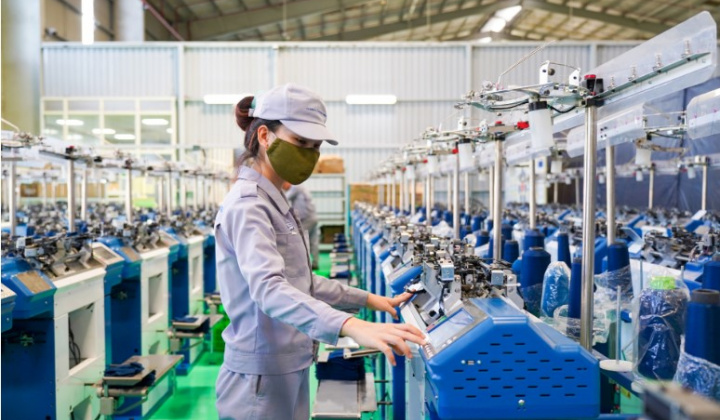 Máy dệt 15G công nghệ mới, nâng chất lượng găng tay xuất khẩu