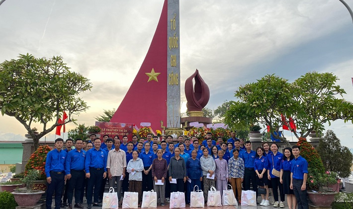 Thắp nến tri ân nhân kỷ niệm 76 năm Ngày thương binh - liệt sĩ