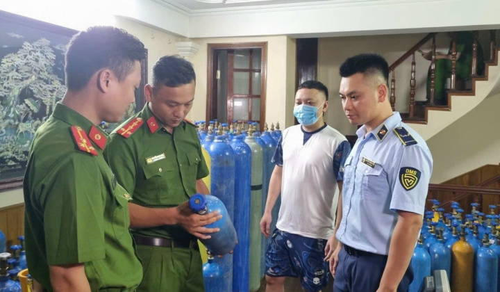 Hà Nội: Triệt phá cơ sở sản xuất "khí cười" trái phép lớn nhất từ đầu năm 2023 đến nay