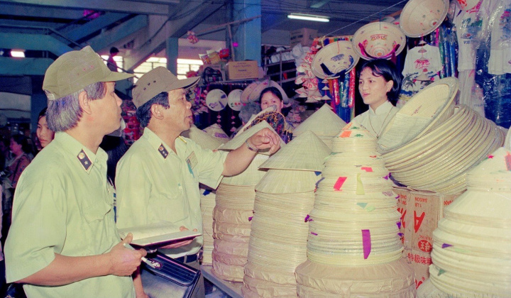 Quản lý thị trường: Khẳng định vai trò chủ công trên mặt trận chống hàng giả, gian lận thương mại
