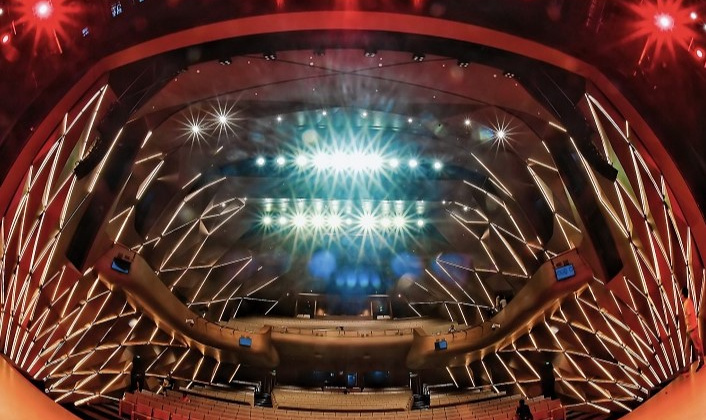 Choáng ngợp trước vẻ hiện đại của Nhà hát Hồ Gươm