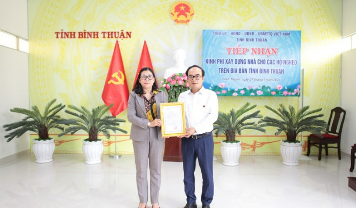 Petrolimex trao 3 tỷ đồng ủng hộ Quỹ "Vì người nghèo" tỉnh Bình Thuận