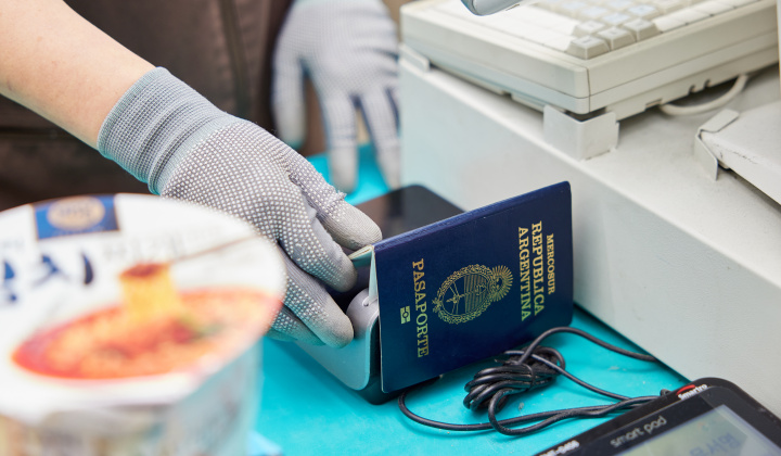 Hoàn thuế, đổi ngoại tệ nhanh tại hệ thống cửa hàng tiện lợi Hàn Quốc