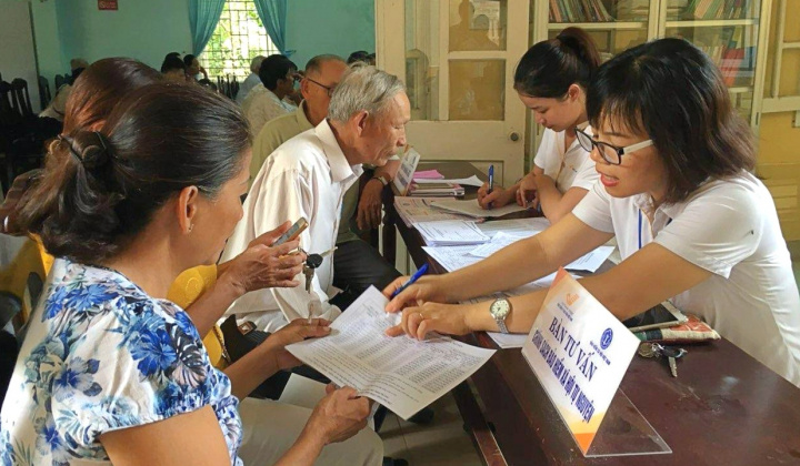 Nghỉ hưu trước tuổi vẫn phải đóng đủ 20 năm bảo hiểm xã hội