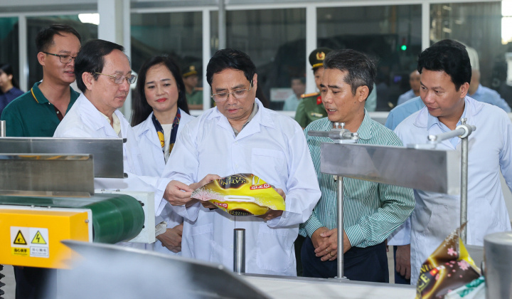 Thủ tướng thăm một số cơ sở sản xuất, chế biến gạo công nghệ cao tại Đồng Tháp