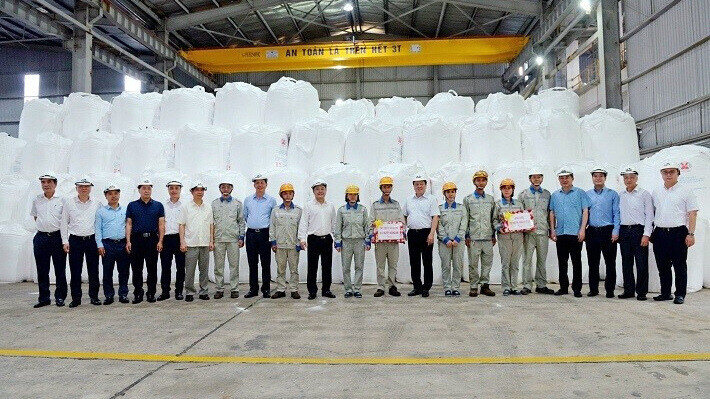 Nhôm Lâm Đồng: Áp dụng đồng bộ các giải pháp, nâng cao hiệu quả sản xuất