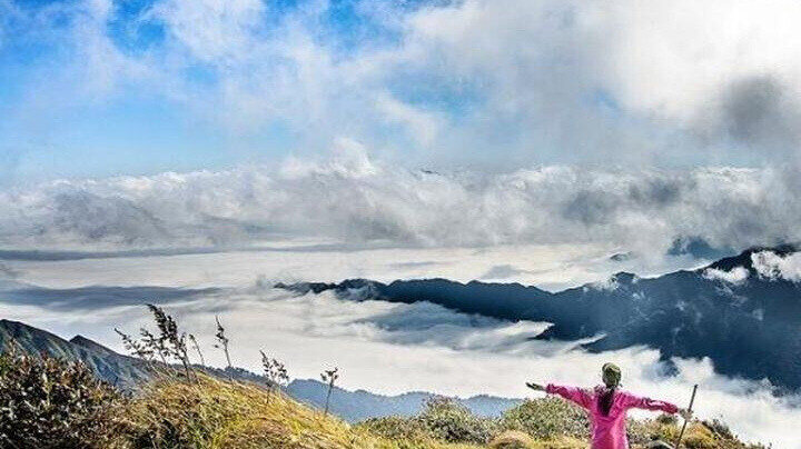 Ngắm mây trên đỉnh Lùng Cúng - một trong những đỉnh núi cao nhất Việt Nam