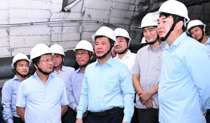 Bộ trưởng Nguyễn Hồng Diên kiểm tra, chỉ đạo công tác an toàn tại Công ty Than Vàng Danh