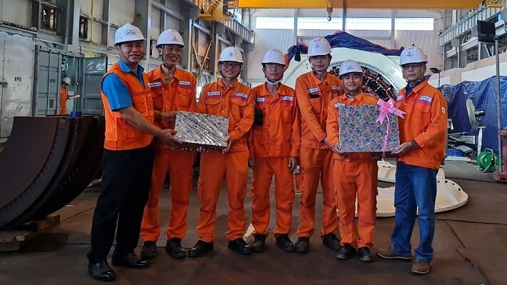 Nhiệt điện Duyên Hải động viên người lao động đang trực tiếp thực hiện đại tu Tổ máy số 2