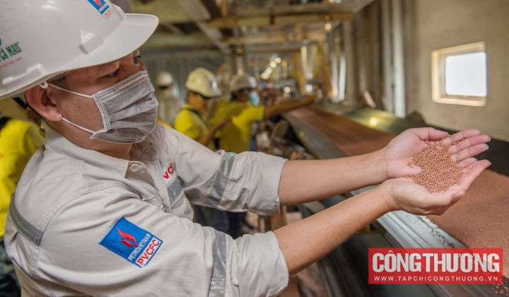 Giá phân ure thế giới lên đỉnh 3 tháng, liệu Đạm Cà Mau và Đạm Phú Mỹ có hưởng lợi?