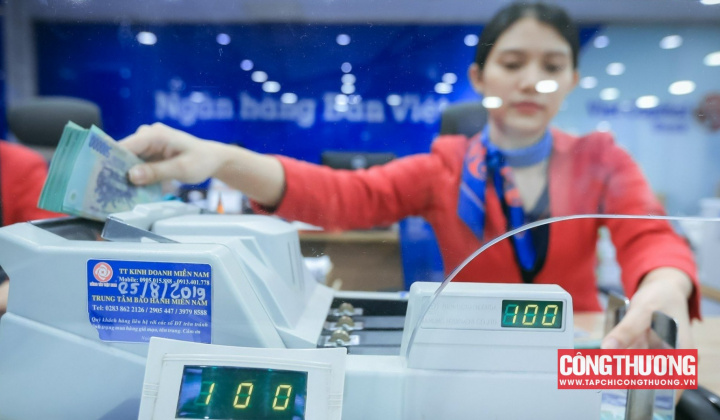 Trước nghỉ lễ 2/9, hai ngân hàng lớn tiếp tục giảm lãi suất