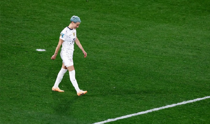 Đá hỏng phạt đền, ngôi sao tuyển Mỹ, Megan Rapinoe bị cựu tổng thống Donald Trump chỉ trích