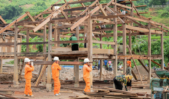 Thủy điện Sơn La: Hỗ trợ người dân Mường La di chuyển nhà có nguy cơ bị sạt lở