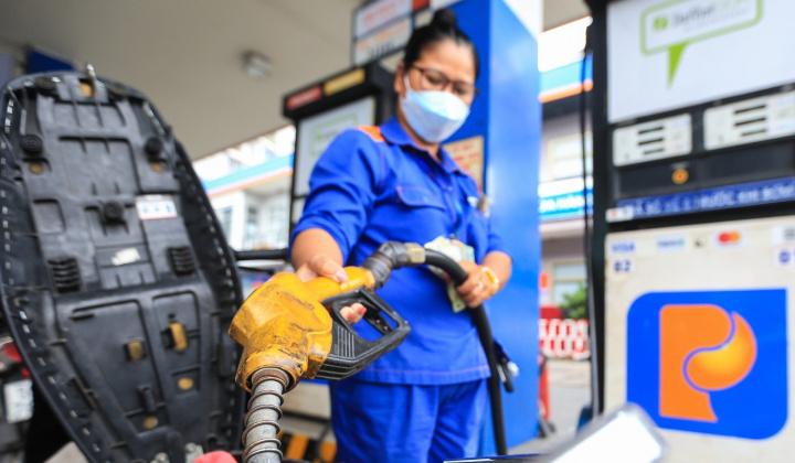 Giá xăng dầu hôm nay 11/9/2023: Giá xăng không đổi, giá dầu tiếp tục tăng