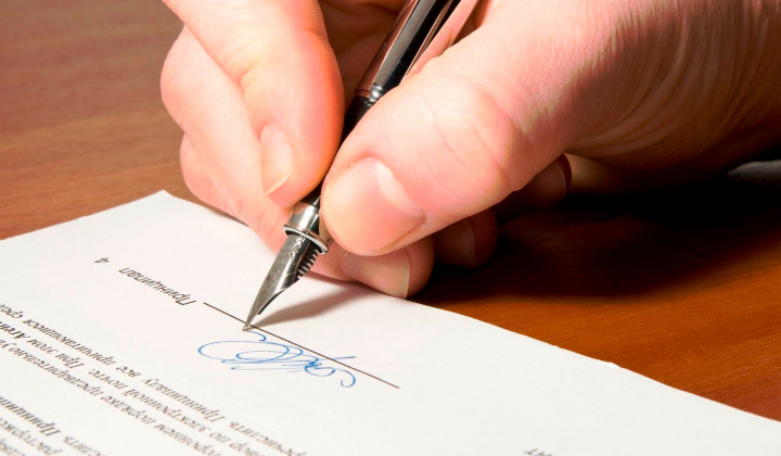 Hợp đồng theo mẫu: Bất cập và kiến nghị hoàn thiện