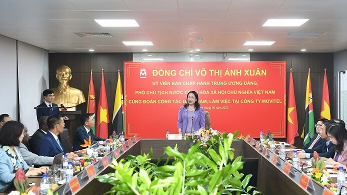 Phó Chủ tịch nước Võ Thị Ánh Xuân thăm và làm việc tại Viettel Mozambique