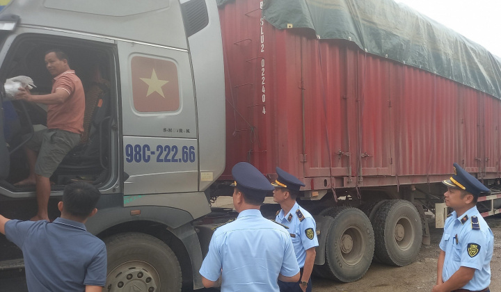 Kinh doanh hàng hóa nhập lậu, một doanh nghiệp bị phạt gần 300 triệu đồng