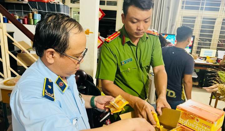 TP. Hồ Chí Minh: Thu giữ gần 4.000 bánh trung thu không rõ nguồn gốc xuất xứ