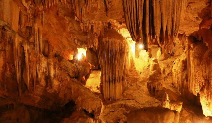 Những cung bậc “địa ngục-trần gian-thiên đường” của Động Vái Giời