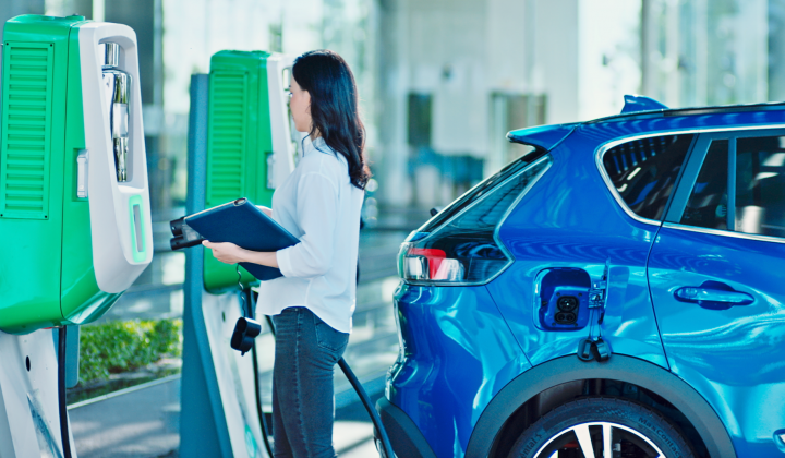 Bộ Tài chính "lắc đầu" trước đề xuất trợ cấp 1.000 USD khi mua ô tô điện