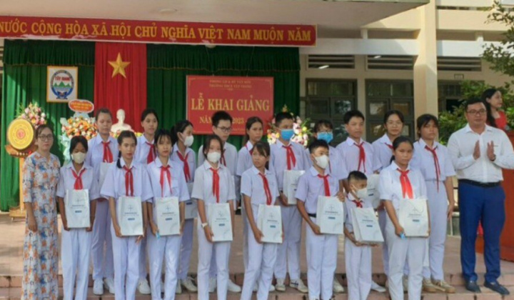 EVNGENCO2: Nhiểu hoạt động tiếp sức đến trường đầu năm học mới