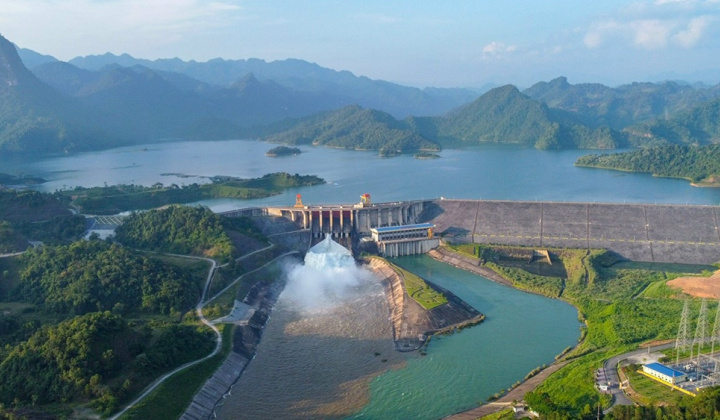 Thủy điện Tuyên Quang mở 1 cửa xả đáy từ 16h ngày 1/10