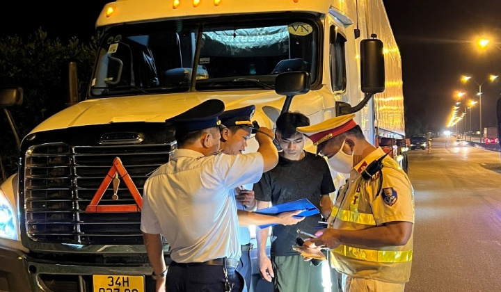 Thừa Thiên Huế: Quản lý thị trường xử phạt 461 vụ vi phạm trong 9 tháng năm 2024