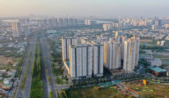 Thành phố Hồ Chí Minh: Chung cư cũ “sốt giá”, nhà liền thổ “hạ nhiệt”