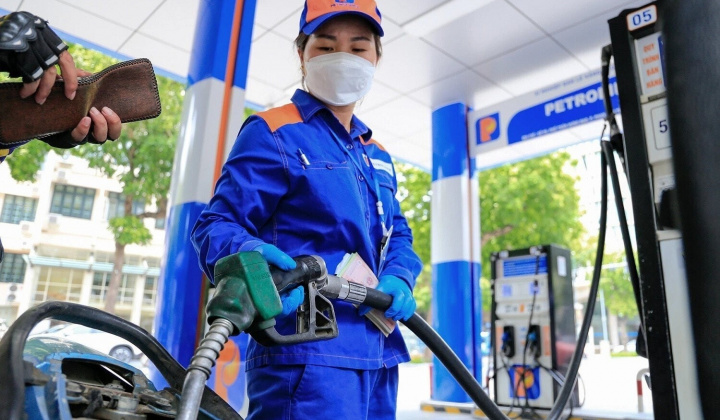 Giá xăng dầu hôm nay 17/10: Đồng loạt đảo chiều giảm, giá xăng về quanh mức 20.000 đồng/lít