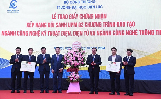Trường Đại học Điện lực nhận chứng nhận xếp hạng đối sánh UPM