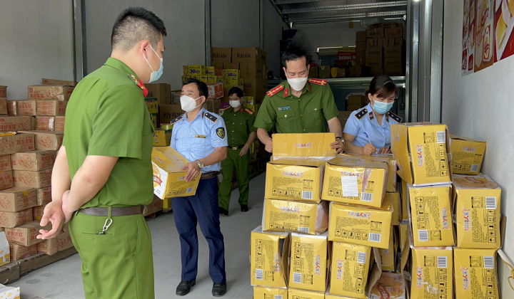 Công an Hà Nội: Kiểm tra, xử lý hàng loạt vi phạm thương mại