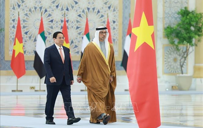 UAE bắn 21 loạt đại bác chào đón Thủ tướng Phạm Minh Chính