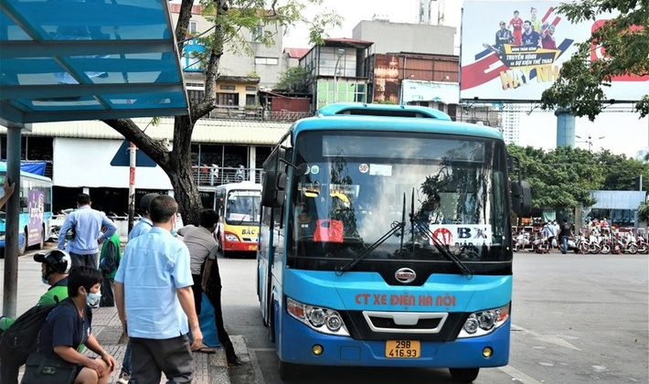 Hà Nội bỏ thời hạn thẻ miễn phí sử dụng phương tiện vận tải công cộng với các đối tượng chính sách xã hội