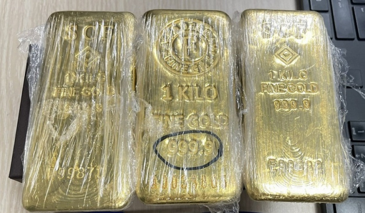 Hải quan Hà Nội phát hiện vụ vận chuyển trái phép 3 kg vàng qua sân bay Nội Bài