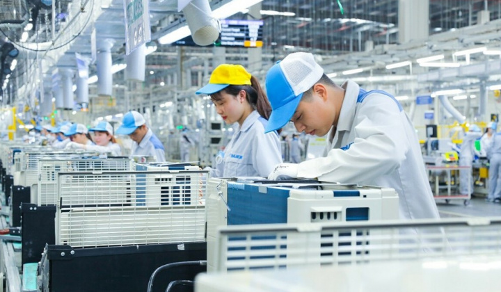 Thủ tướng: Tập trung hỗ trợ doanh nghiệp tháo gỡ khó khăn, thúc đẩy sản xuất kinh doanh