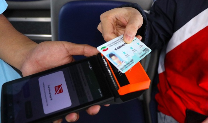 Lợi ích từ việc triển khai thẻ vé điện tử xe buýt tại Hà Nội