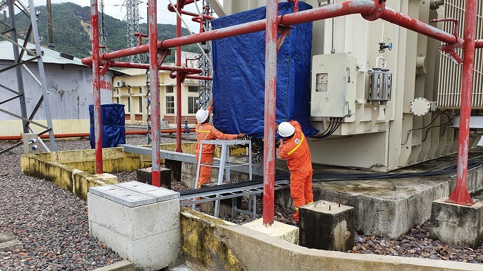 Đảm bảo an toàn lưới điện trước những cơn bão liên tiếp đổ bộ vào các tỉnh miền Trung